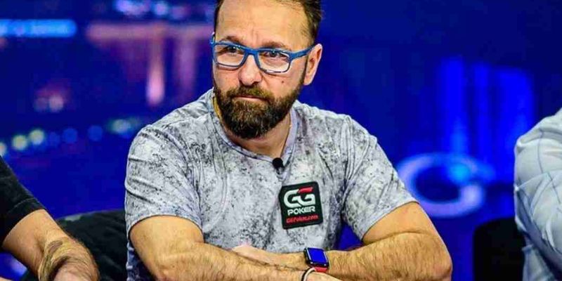 Daniel Negreanu là tay chơi Poker cừ khôi sở hữu nụ cười tỏa nắng